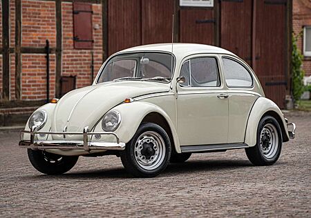 VW Käfer Volkswagen Käfer1200,Perlweiß, mit Plattenspieler
