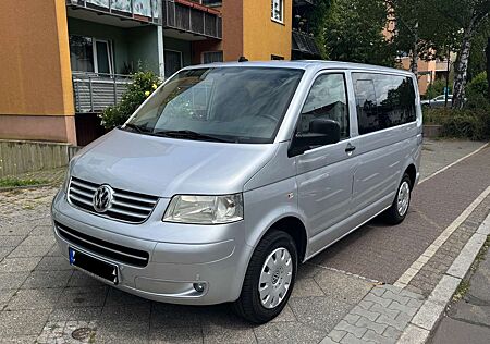VW T5 Volkswagen 2.5 TDI Camper