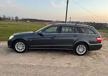 Mercedes-Benz E 350 CDI Elegance BlueEFFICIENCY 8-fach Bereift AHK