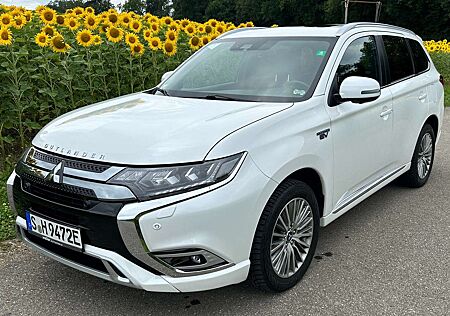 Mitsubishi Outlander 2.4 4WD Plug-In Hybrid Top