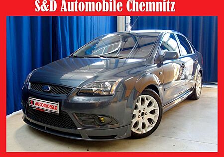 Ford Focus Lim. Ghia"TÜV"GARANTIE"
