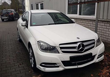 Mercedes-Benz C 220 CDI DPF Coupe (BlueEFFICIENCY)