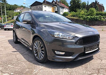 Ford Focus ST-Line Kombi Automatik