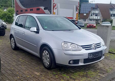 VW Golf Volkswagen 1,6.klima sitzheizung serwo alufellgen,