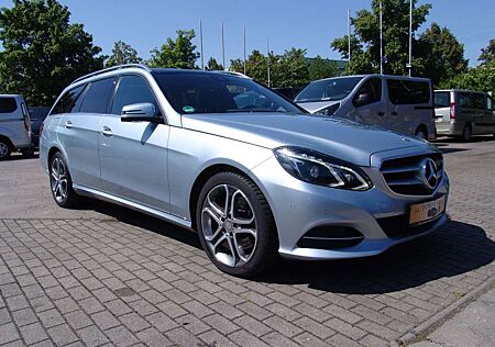 Mercedes-Benz E 250 T Avantgarde 4Matic-NAVI/PANO/Voll