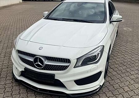 Mercedes-Benz CLA 200 7G-DCT AMG Line