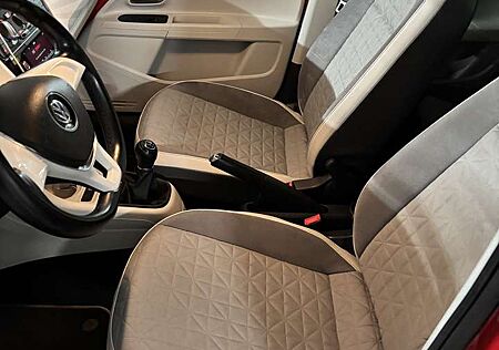 VW Up Volkswagen ! beats