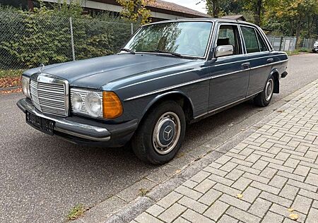 Mercedes-Benz 240 gebraucht kaufen Mercedes-Benz 240 Diesel AUTOMATIK Bj.1982 Oldtimer