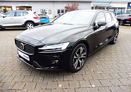 Volvo V60 Kombi Plus Dark/ Pano