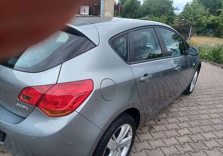 Opel Astra 1.4 ecoFLEX Selection TÜV Neu nur 88500km