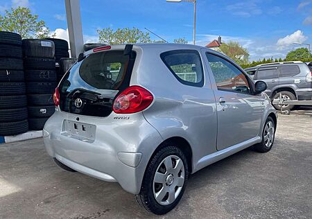 Toyota Aygo 1,0 BENZIN KLIMA 50 kw 68 PS AUTOMATIK AUX CD