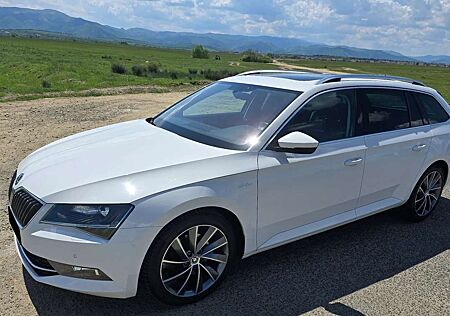 Skoda Superb Wagon 2.0 tdi Executive dsg 190ps