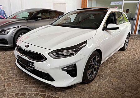 Kia XCeed Ceed SW / cee'd SW Ceed SW 1.5 M.Hybrid Platinum 17" GD AHK Vollaus