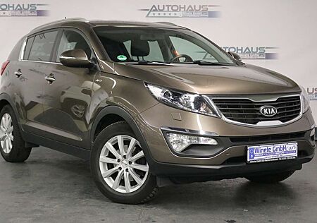 Kia Sportage Spirit 2.0 4WD*2HAND*NAVI*SHZ*AHK*KAMERA*PDC*LEDER