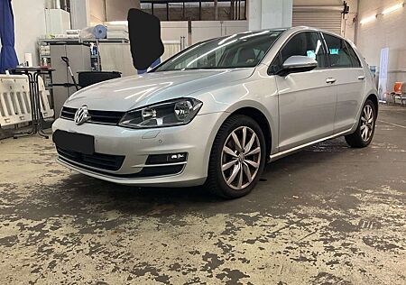 VW Golf Volkswagen VII Allstar BMT 1.HD DSG ACC SHZ PDC V+H