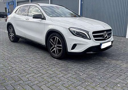 Mercedes-Benz GLA 200 7G-DCT Style