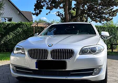 BMW 530d 530 xDrive Touring Sport-Aut.