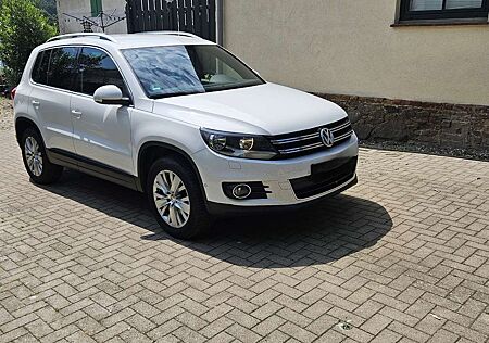 VW Tiguan Volkswagen Life 4Motion