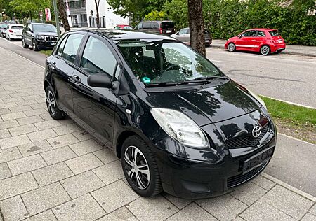 Toyota Yaris Cool+ 1.4 Klima