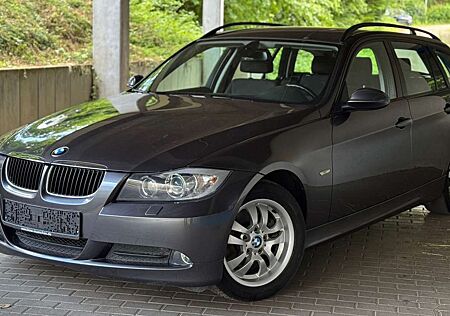 BMW 318i 318 ** 2. Hand / Tüv & Inspektion Neu **