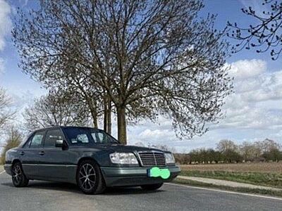 Mercedes-Benz E 220 220 E / E 220 (124.022)