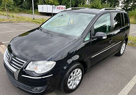 VW Touran Volkswagen Highline ( 7 Sitzer )