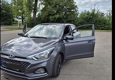 Hyundai i20 blue 1.2 Advantage+