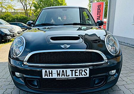 Mini Cooper SD COOPER 2.0 SD = Automatik -Teilleder-Xenon-Navi=