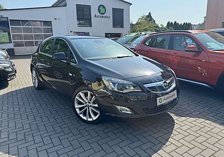 Opel Astra J Lim. Sport*NAVI*PDC*XENON*SHZ*TEMPOMAT