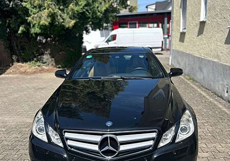 Mercedes-Benz E 350 CGI Coupe BlueEFFICIENCY 7G-TRONIC