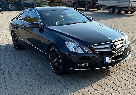 Mercedes-Benz E 250 CGI Coupe BlueEFFICIENCY Automatik Avantgarde