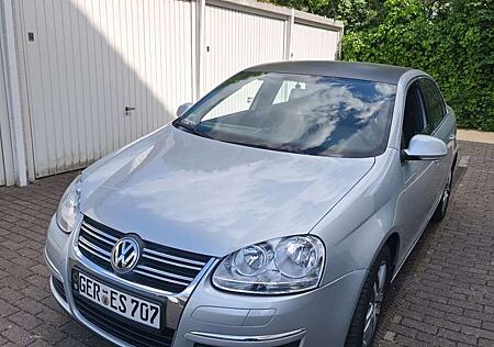 VW Jetta Volkswagen 1.6 FSI Comfortline