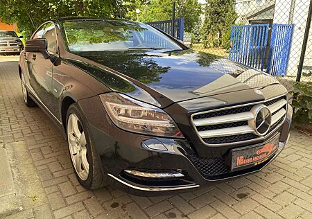 Mercedes-Benz CLS 350 CDI 4Matic, H&K, R-Cam,LED,SD!!!