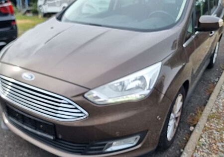 Ford Grand C-Max Titanium