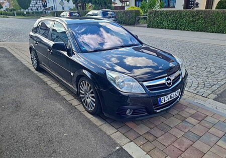 Opel Signum 3.0 V6 CDTI Sport