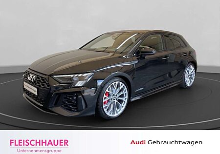 Audi RS3 Sportback Matrix B&O Keramik 290 km/h Dynamik