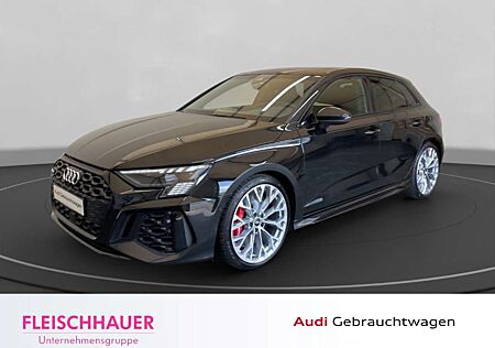 Audi RS3 Sportback Matrix B&O Keramik 290 km/h Dynamik