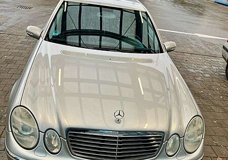 Mercedes-Benz E 240 Avantgarde