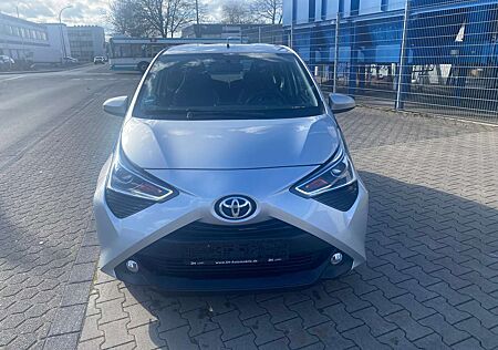 Toyota Aygo x-play Team D