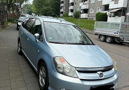 Honda Stream 1.7i ES