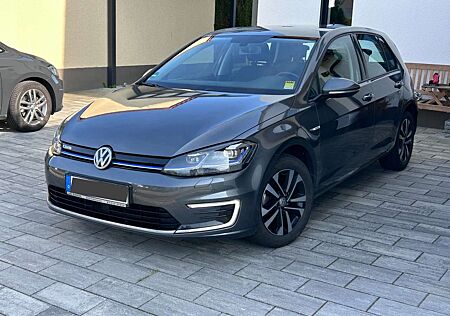 VW e-Golf Volkswagen 94% SOH ACC CCS Wärmepumpe SHZ LED