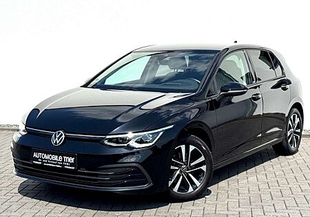 VW Golf Volkswagen 8 Lim. 1.5 TSI /NAVI/LED/IQ/ACC/GARANTIE