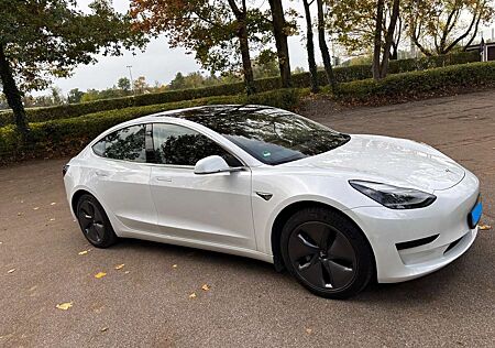 Tesla Model 3 Standard Reichweite Plus Hinterradantrieb