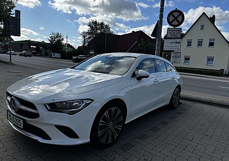 Mercedes-Benz CLA 220 d Shooting Brake 8G-DCT