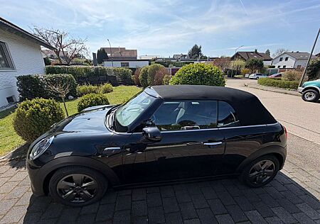 Mini Cooper S Sidewalk