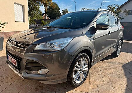 Ford Kuga 2,0 TDCi 4x4 Individual+Navi+Leder+Xenon+
