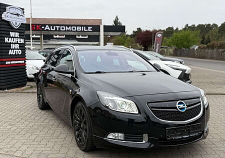 Opel Insignia Cosmo 4x4 XENON-PANO-NAVI-MEMO-LEDER-SZ