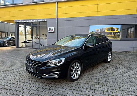 Volvo V60 Kombi Summum AWD AUTOMATIK/NAVI/XENON/*