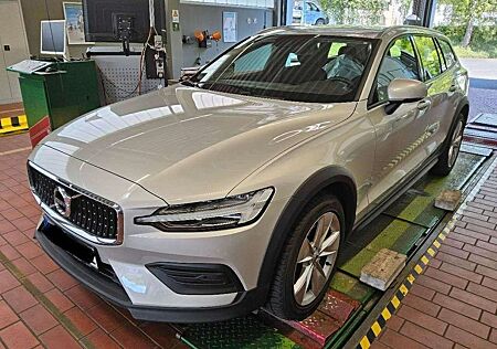 Volvo V60 CC V60 Cross Country B4 Diesel AWD Aut/AHK/Navi/LED