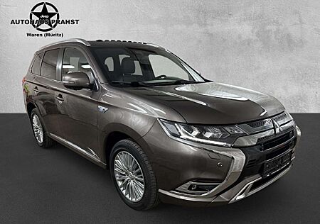Mitsubishi Outlander 2.4 Plug-in Hybrid 4WD TOP LEDER LED